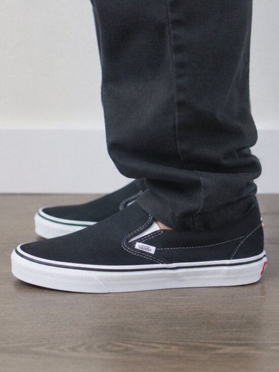Vans Classic Slip-On Black Canvas Shoes – Men’s Size 6 Skate & Casual Sneakers